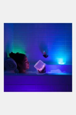 MPOWERD Luci Color Essence Solar Lantaarn -Camping Essentials Verkoop mdabe00031 1010 08 nl